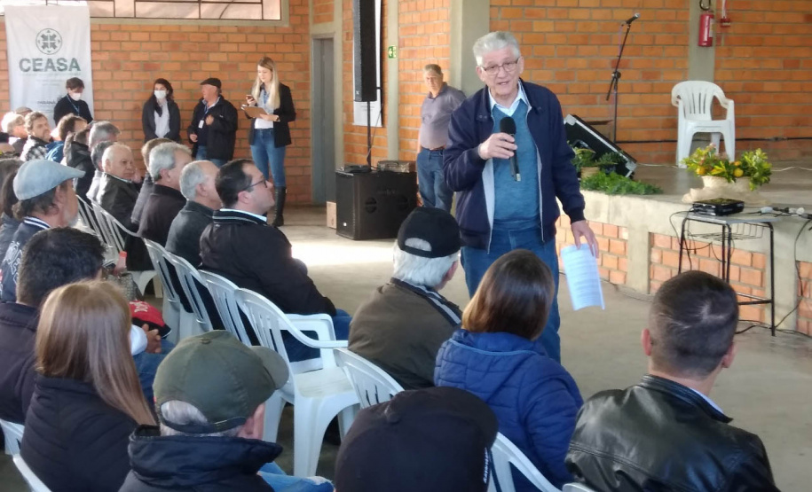 Seminário sobre fruticultura reúne 500 produtores na Lapa