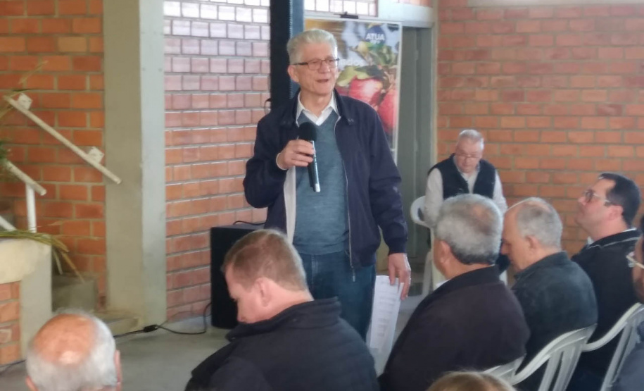 Seminário sobre fruticultura reúne 500 produtores na Lapa