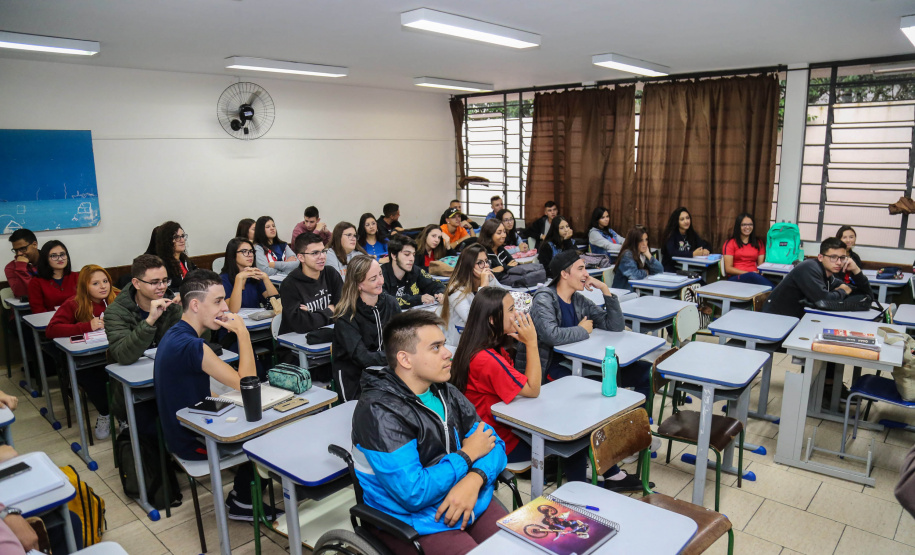 Alunos da rede estadual voltam às aulas nesta segunda-feira