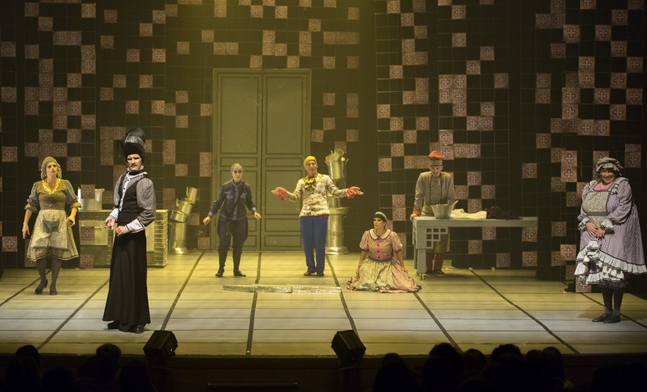 Grupo de bailarinos master do Guaíra apresenta espetáculo com audiodescrição e Libras