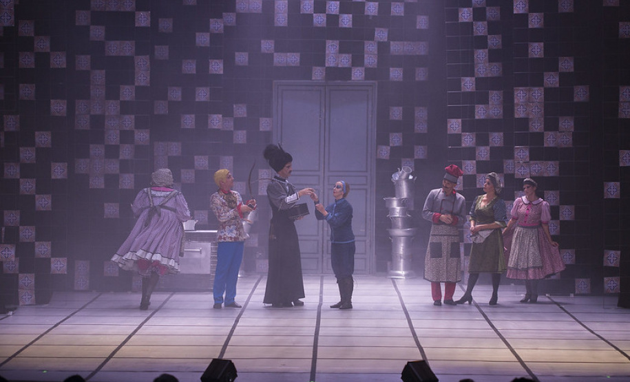 Grupo de bailarinos master do Guaíra apresenta espetáculo com audiodescrição e Libras