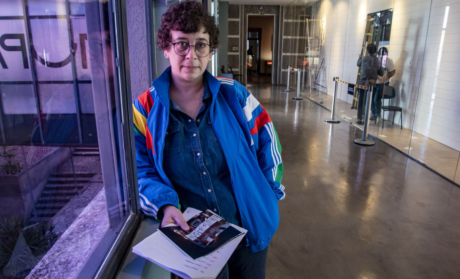 Artista Manoela Cavalinho ocupa Espaço Vitrine do Museu Paranaense