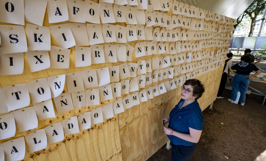 Artista Manoela Cavalinho ocupa Espaço Vitrine do Museu Paranaense
