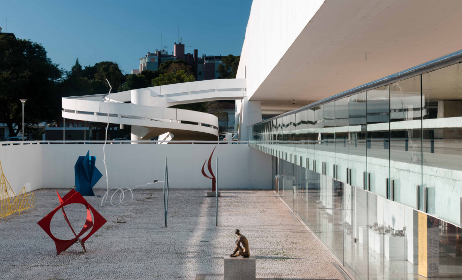 Museu Oscar Niemeyer realiza o   programa Férias no MON de julho