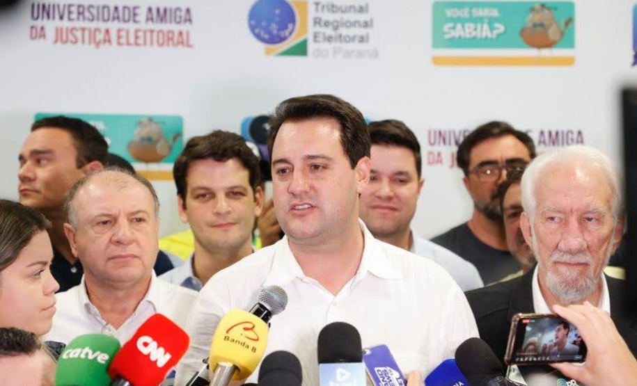 Ratinho Junior é reeleito com 69,6% dos votos e apoio de mais de 4 milhões de paranaenses