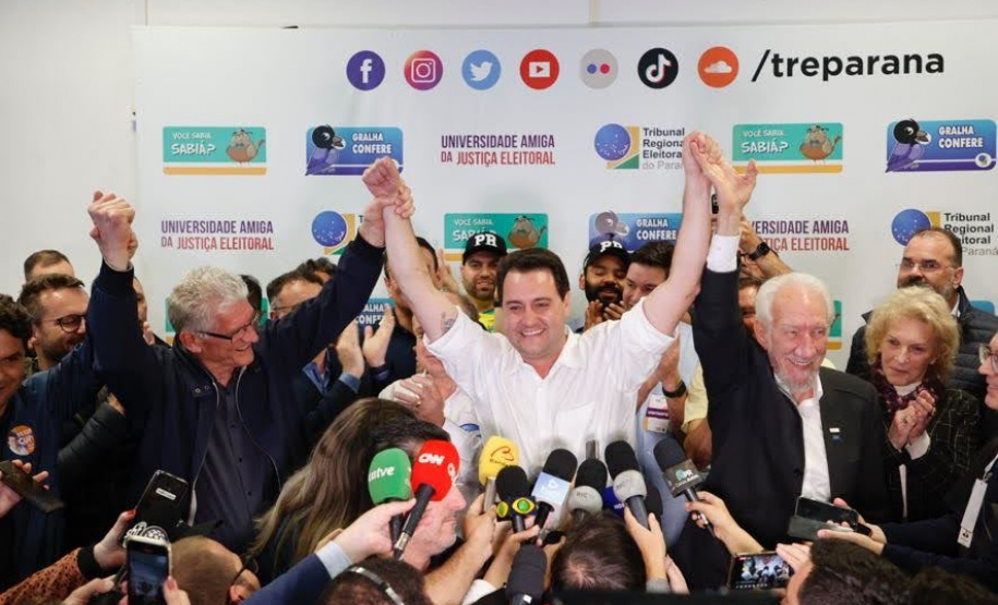 Ratinho Junior é reeleito com 69,6% dos votos e apoio de mais de 4 milhões de paranaenses
