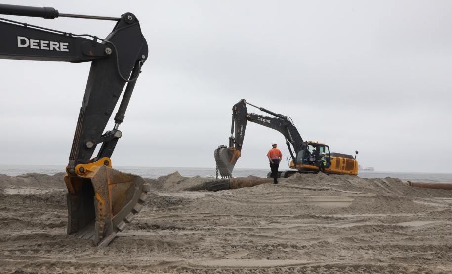 Litoral do Paraná conta com areia da praia renovada antes da data prevista