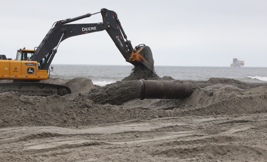 Litoral do Paraná conta com areia da praia renovada antes da data prevista