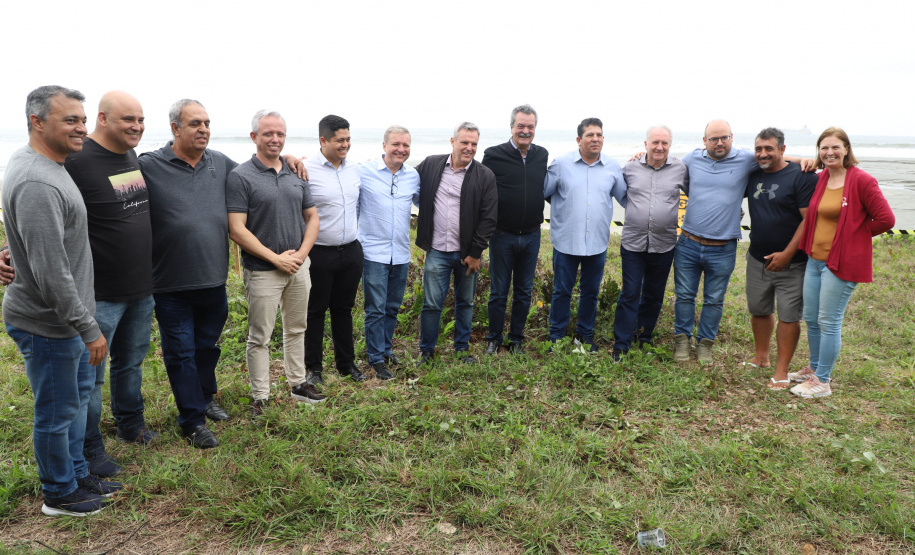 Litoral do Paraná conta com areia da praia renovada antes da data prevista