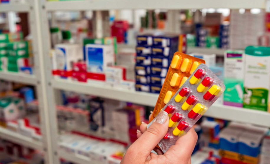 Governo mantém isenção de ICMS para absorventes, medicamentos e compra de veículos para PcD