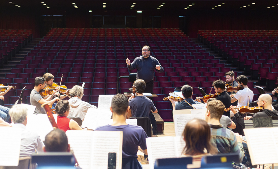 Orquestra Sinfônica do Paraná apresenta a quinta sinfonia de Bruckner no Guairão