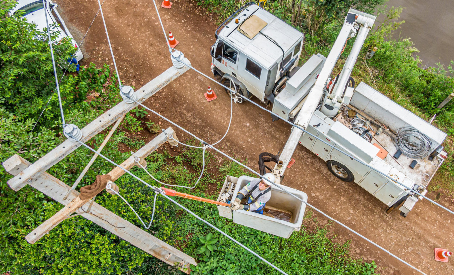 Copel completa 68 anos prestes a concluir 10 mil km de redes do Programa PR Trifásico