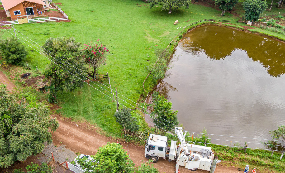 Copel completa 68 anos prestes a concluir 10 mil km de redes do Programa PR Trifásico