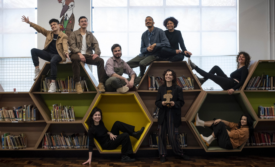 Grupo Era Uma Vez, da Biblioteca Pública do Paraná, vence o Prêmio Baobá, dedicado aos principais contadores de histórias do país