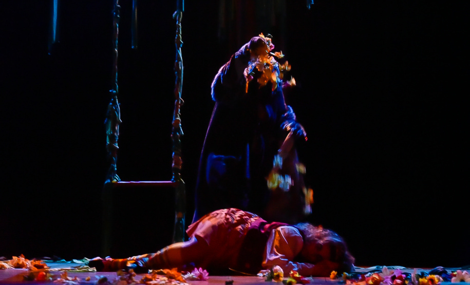 Primeira apresentação do projeto Crianças no Teatro encanta plateia em Francisco Beltrão