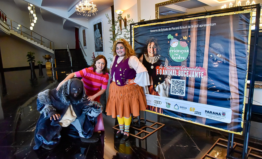 Primeira apresentação do projeto Crianças no Teatro encanta plateia em Francisco Beltrão