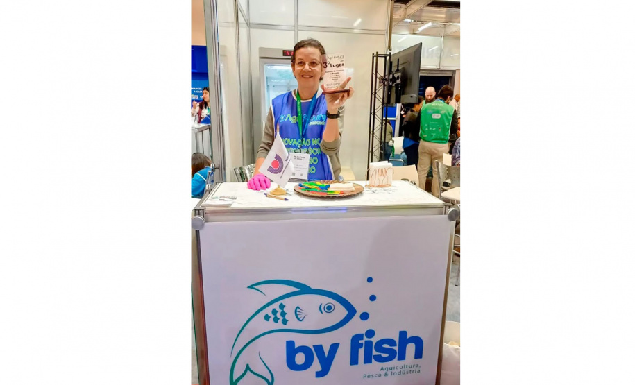 Doutoranda do Programa de Pós-graduação em Desenvolvimento Rural Sustentável da Universidade Estadual do Oeste do Paraná (Unioeste), Campus de Marechal Cândido Rondon, Ana Maria da Silva