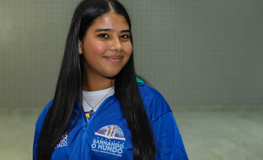 Estudantes participantes do programa Ganhando o Mundo, do Governo do Estado, chegam ao Aeroporto Afonso Pena após estudarem um semestre letivo na Nova Zelândia