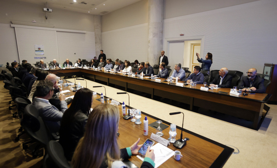 Comitiva argentina conhece potencial de infraestrutura e logística do Paraná