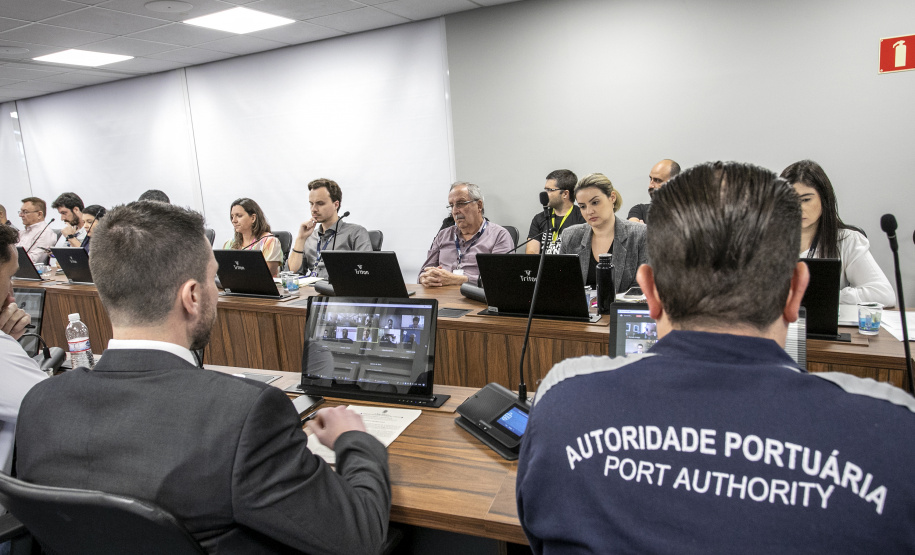 Audiência pública dá transparência aos processos de licitação de áreas do Porto de Paranaguá