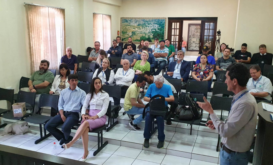 Publicação do IDR-Paraná discute oportunidades da citricultura no Vale do Ribeira