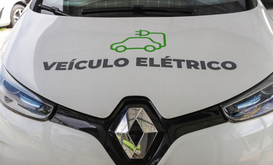 Carregamento de carro elétrico no Palácio Iguaçu