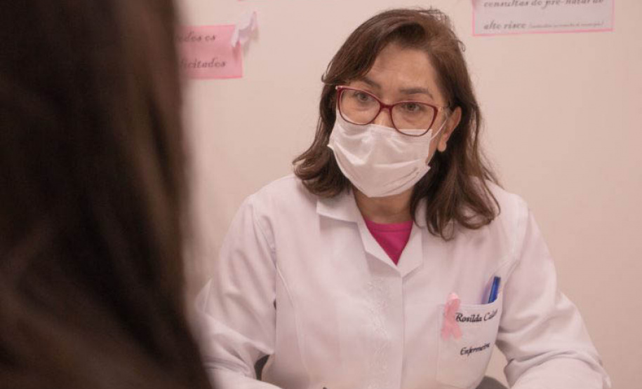 Outubro Rosa: ambulatório do HU-UEPG realiza coleta de preventivo em servidoras