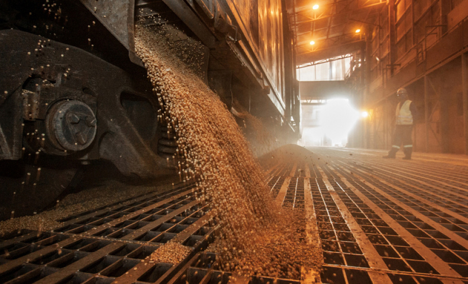 Aumenta transporte ferroviário de carga pelos portos paranaenses