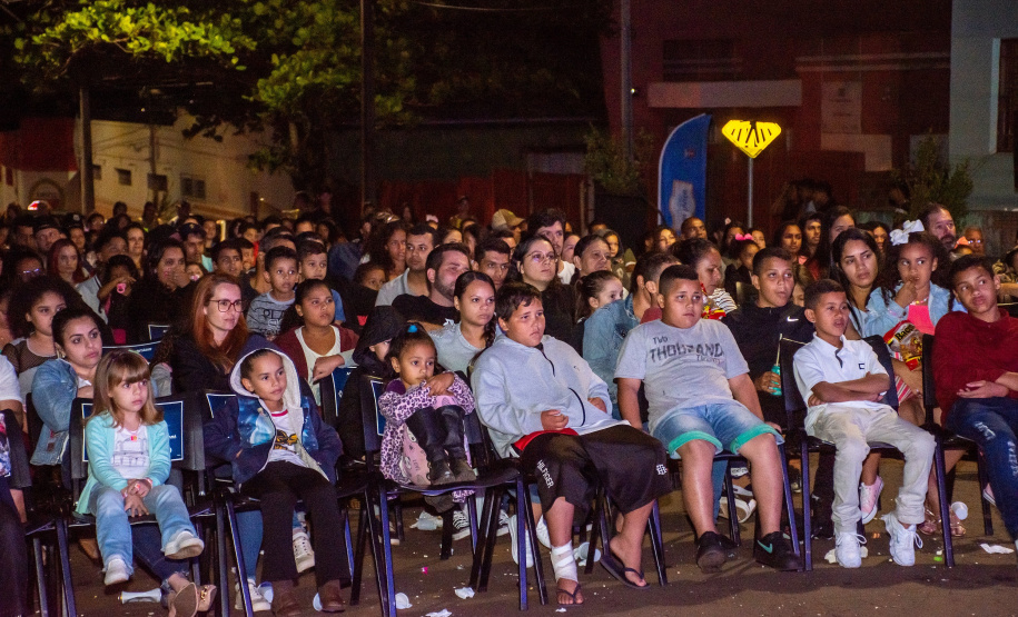 Cinema na Praça - Bela Vista do Paraíso