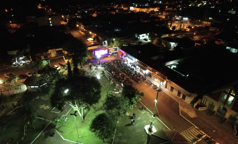 Cinema na Praça retoma agenda no Interior com exibições em Jataizinho; veja a programação