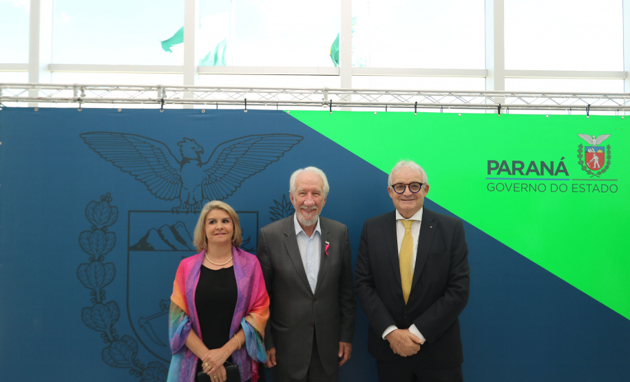 Vice-governador do Estado do Paraná, Darcia Piana, durante reunião com cônsules da União Europeia -