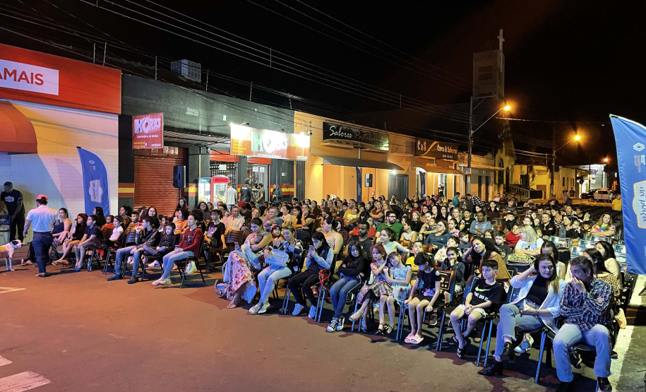 Cinema na Praça retoma agenda no Interior com exibições em Jataizinho; veja a programação