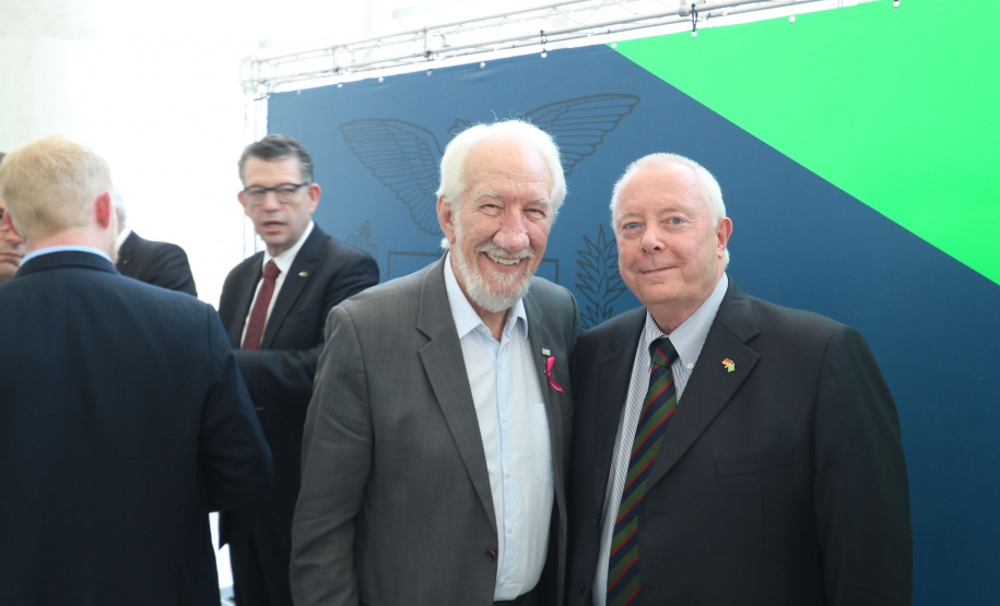 Vice-governador do Estado do Paraná, Darcia Piana, durante reunião com cônsules da União Europeia -