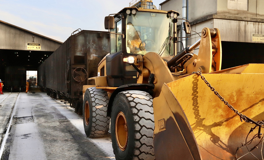 Aumenta transporte ferroviário de carga pelos portos paranaenses