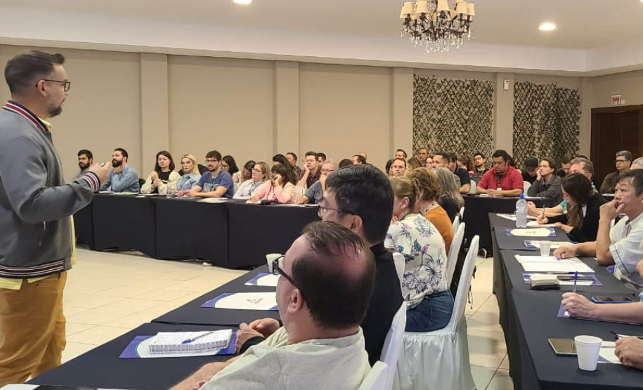 Adapar promove treinamentos para integrar e atualizar servidores