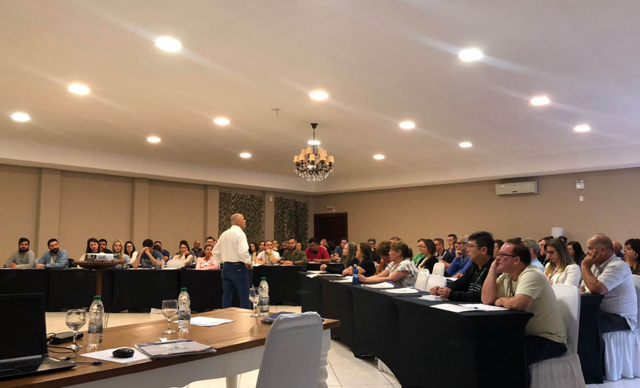 Adapar promove treinamentos para integrar e atualizar servidores