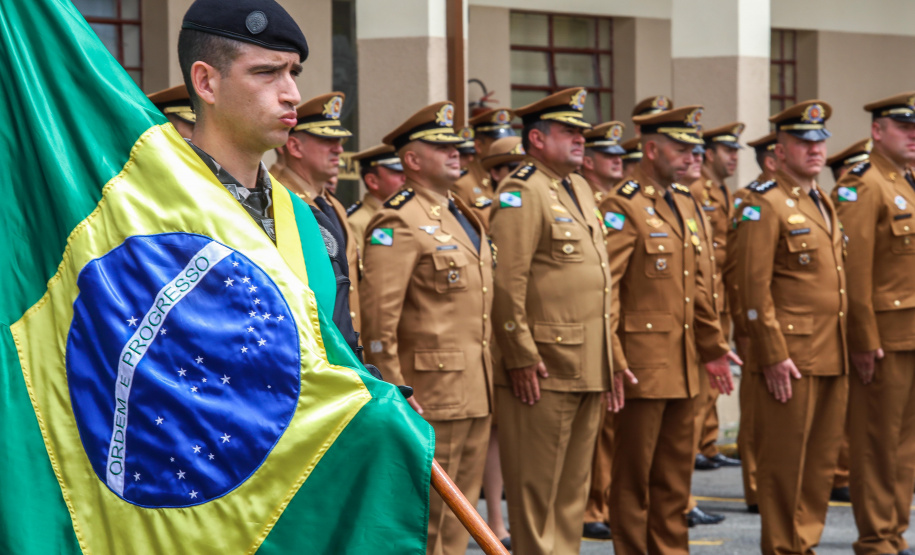 Polícia Militar do Paraná homenageia policiais que participaram da Operação Guarapuava