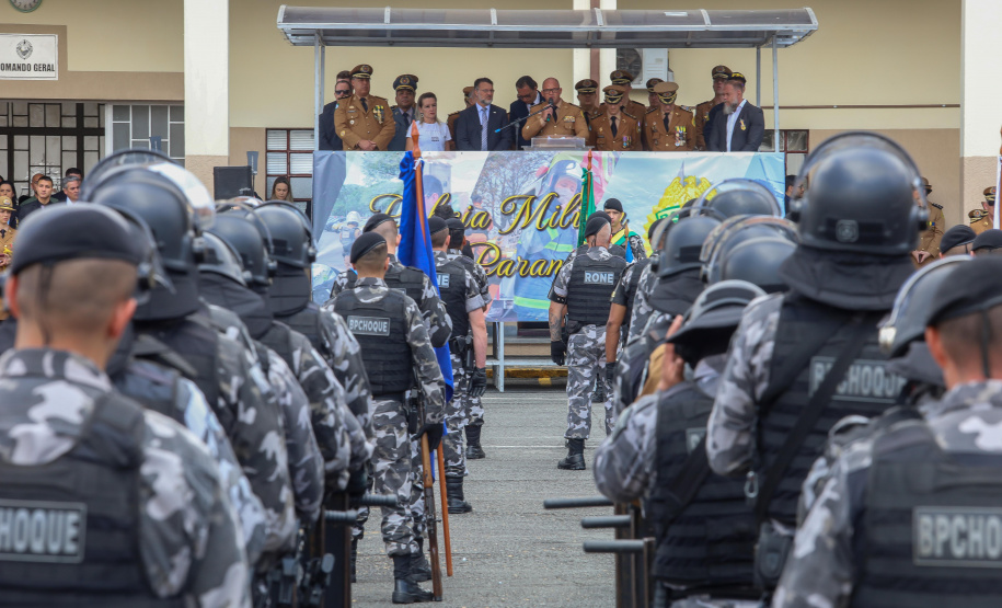 Polícia Militar do Paraná homenageia policiais que participaram da Operação Guarapuava