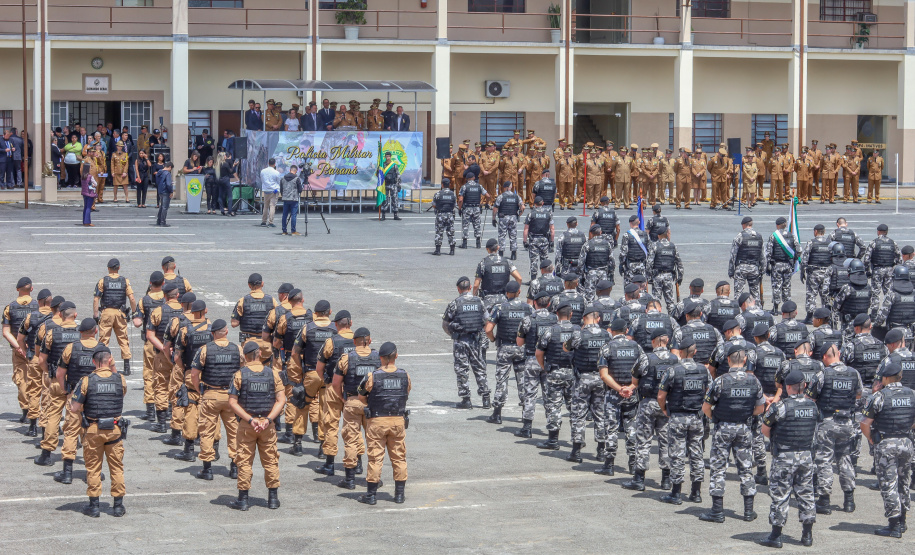 Polícia Militar do Paraná homenageia policiais que participaram da Operação Guarapuava