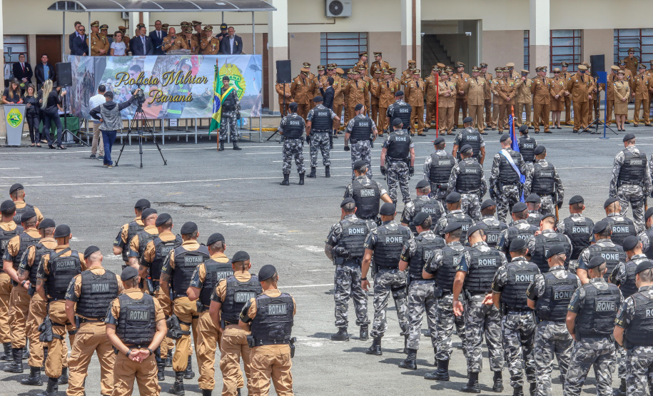 Polícia Militar do Paraná homenageia policiais que participaram da Operação Guarapuava