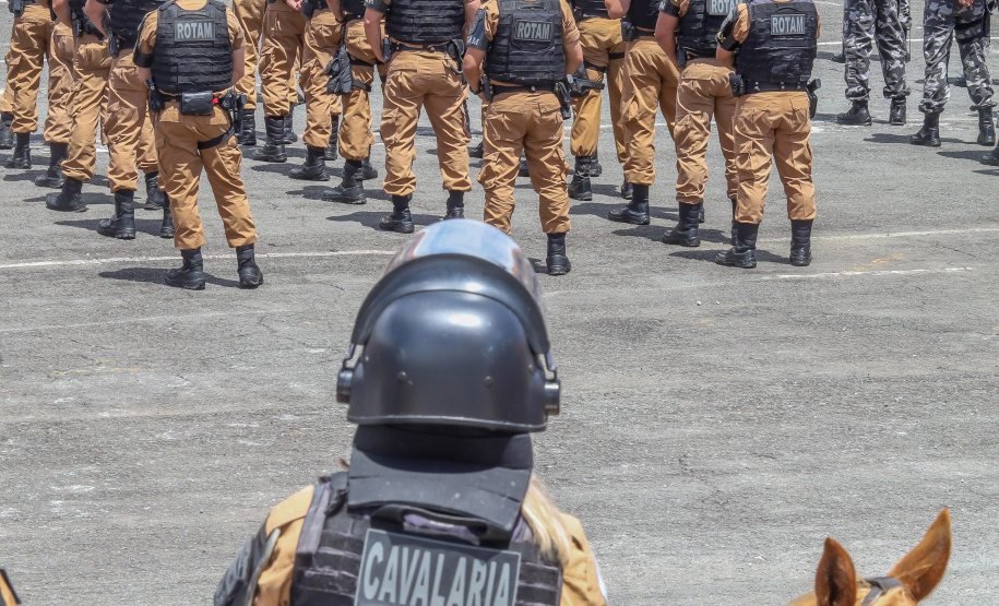 Polícia Militar do Paraná homenageia policiais que participaram da Operação Guarapuava