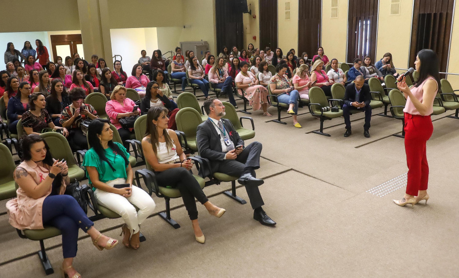 Segurança conscientiza servidoras sobre o Outubro Rosa