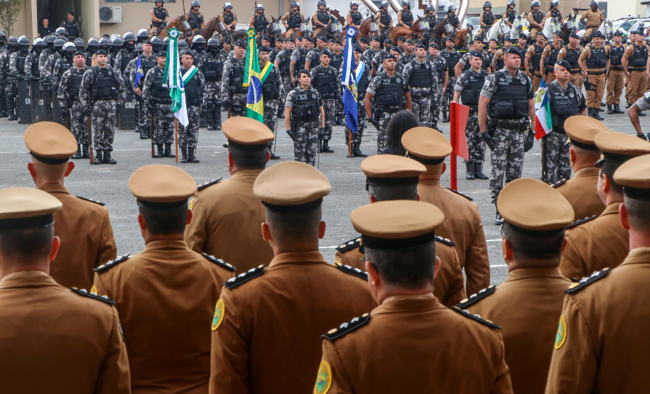 Polícia Militar do Paraná homenageia policiais que participaram da Operação Guarapuava
