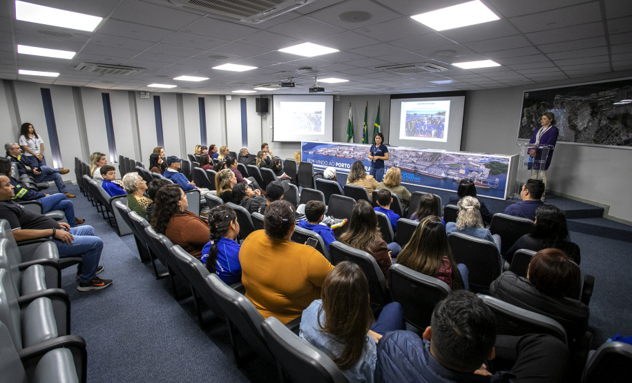 "Após a pandemia, projeto Porto Escola volta a premiar 15 crianças parangonaras"