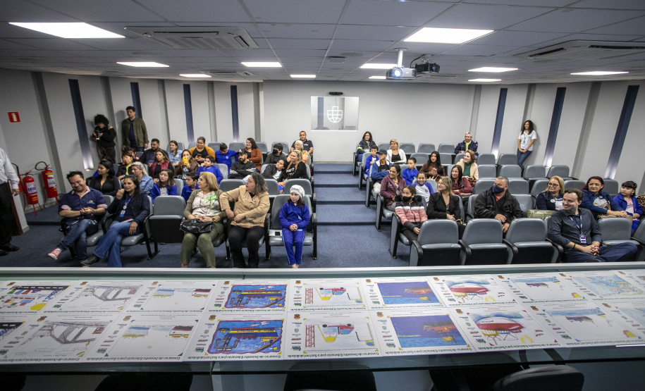 "Após a pandemia, projeto Porto Escola volta a premiar 15 crianças parangonaras"