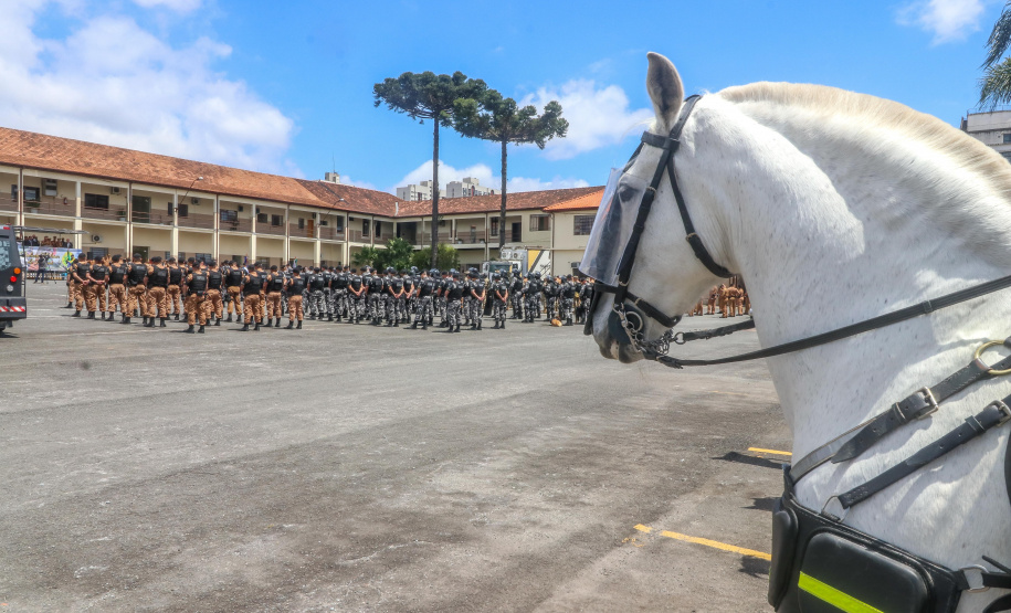 Polícia Militar do Paraná homenageia policiais que participaram da Operação Guarapuava