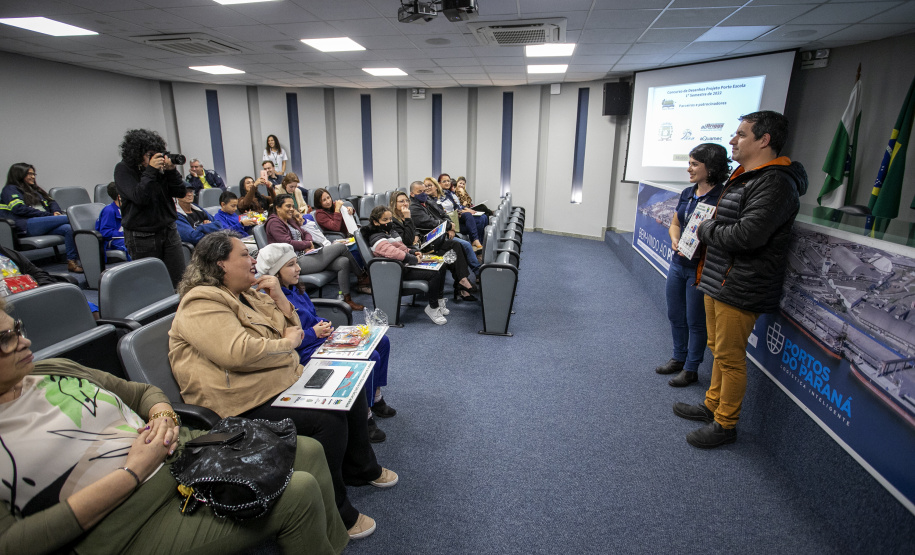 "Após a pandemia, projeto Porto Escola volta a premiar 15 crianças parangonaras"