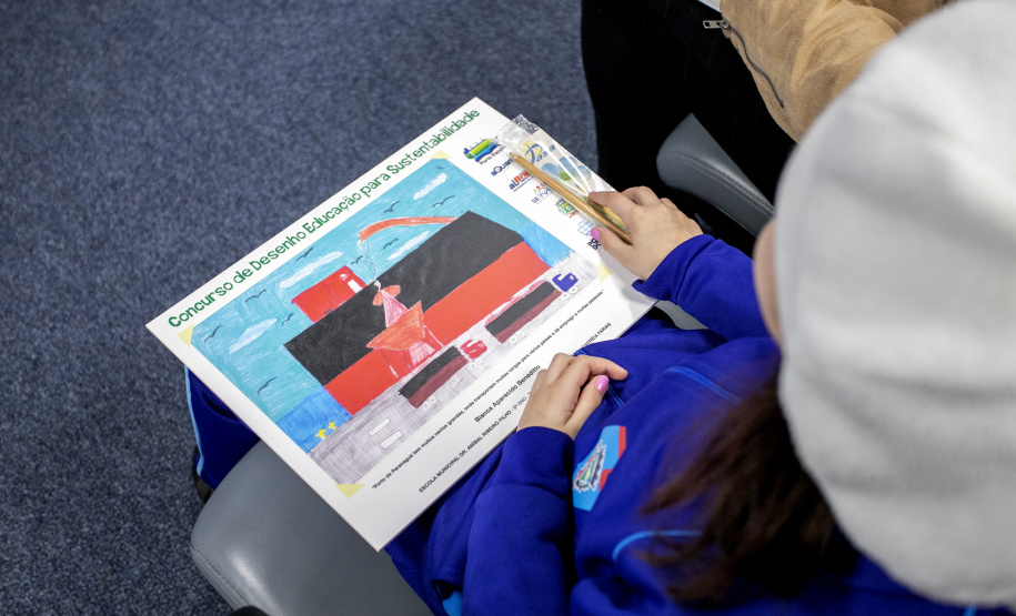 "Após a pandemia, projeto Porto Escola volta a premiar 15 crianças parangonaras"