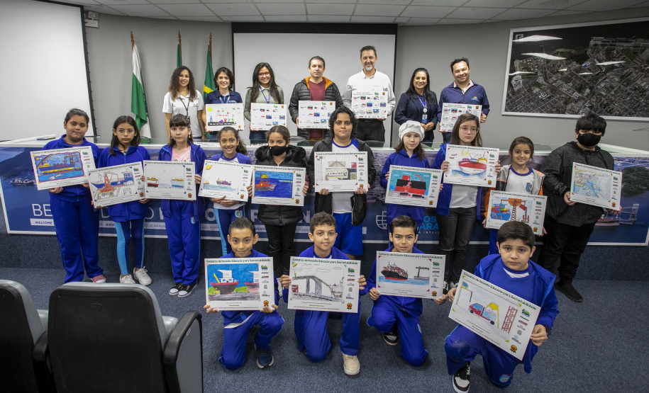 "Após a pandemia, projeto Porto Escola volta a premiar 15 crianças parangonaras"