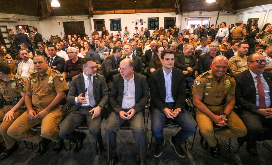 PMPR homenageia militares e autoridades civis no aniversário do BPRv, BPMOA e BOPE